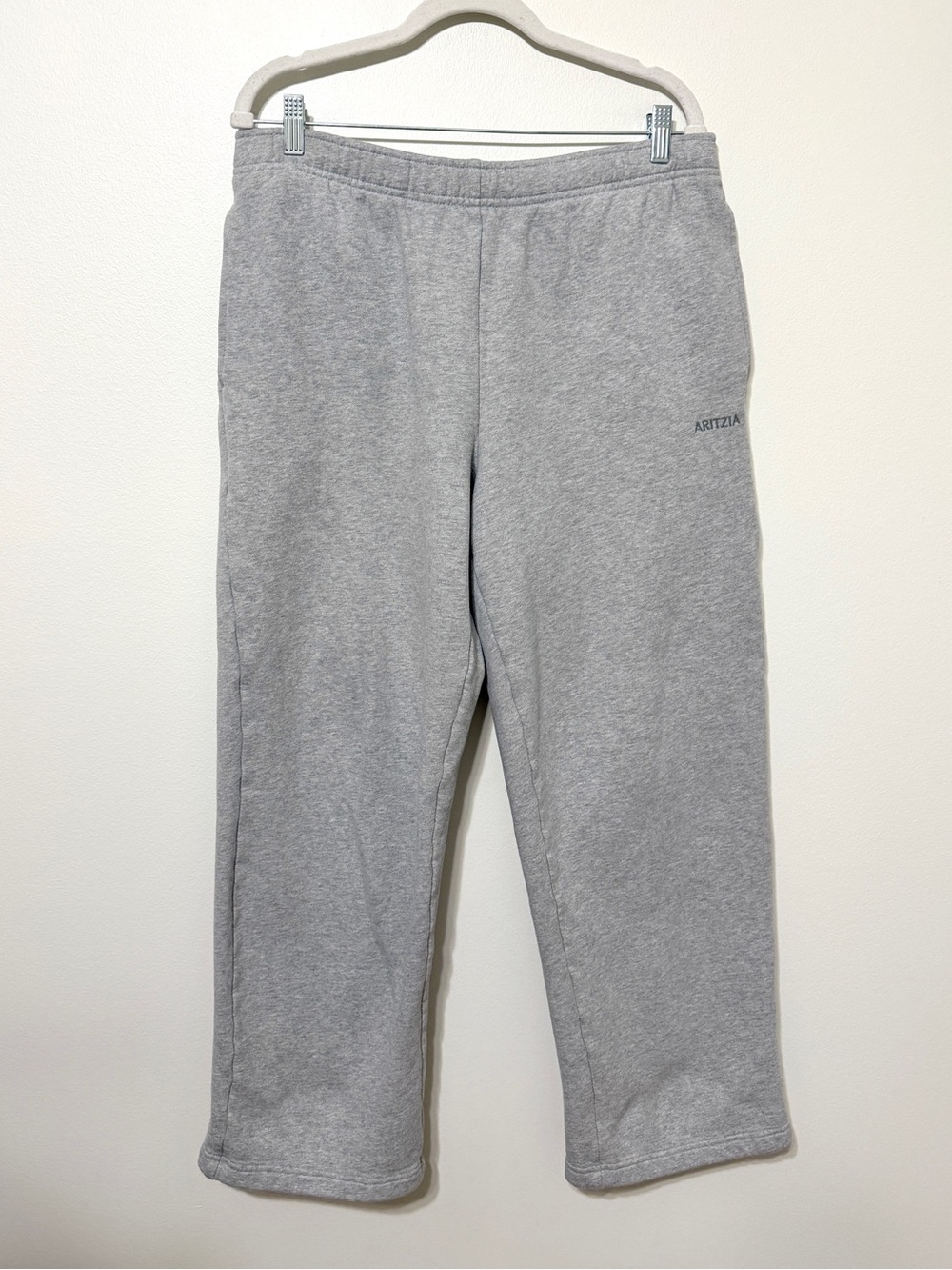 Aritzia Cozy Sweatfleece Mega Fit Straight Leg Sweatpant in Grey Size Large - Picture 2 of 8